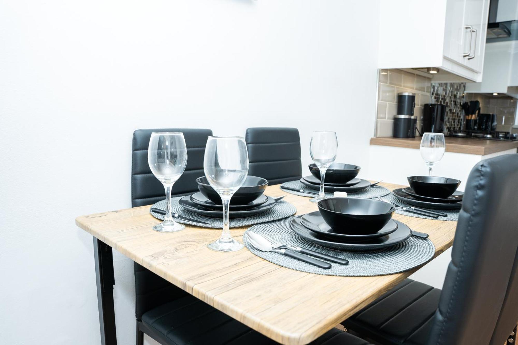Stylish 3 Bed House With Free Parking Villa Leeds  Eksteriør billede